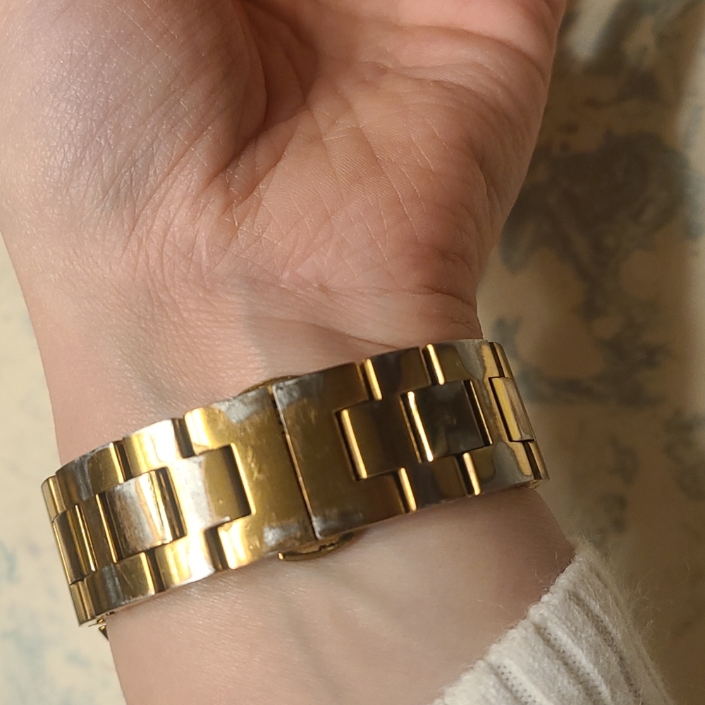 Movado Bold Rose Gold Used Needs Battery - Picture 4 of 8